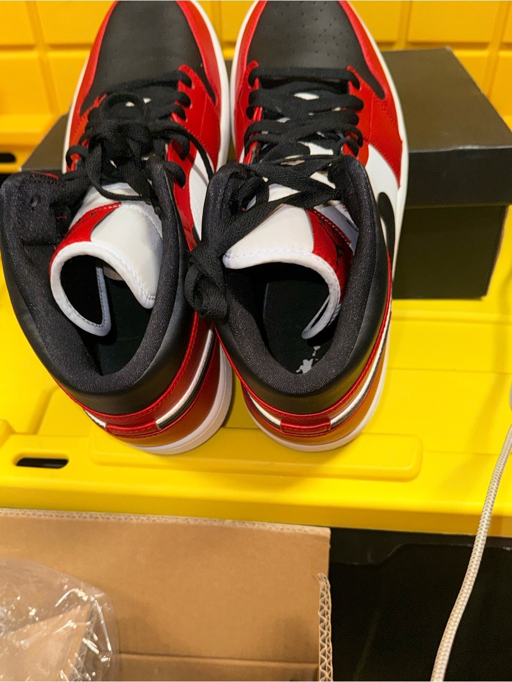 Jordan 1 Mid Men's Shoes - Red/White/Black Size 13 Men - Picture 4 of 5